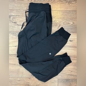 Lululemon dance studio joggers. Size 6